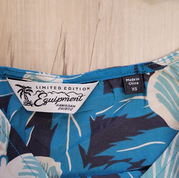 Equipment Silk Camisole - Size Small - Picture 3 of 4